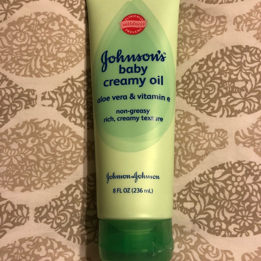 LOT of 10 tubes - Johnson’s baby creamy oil